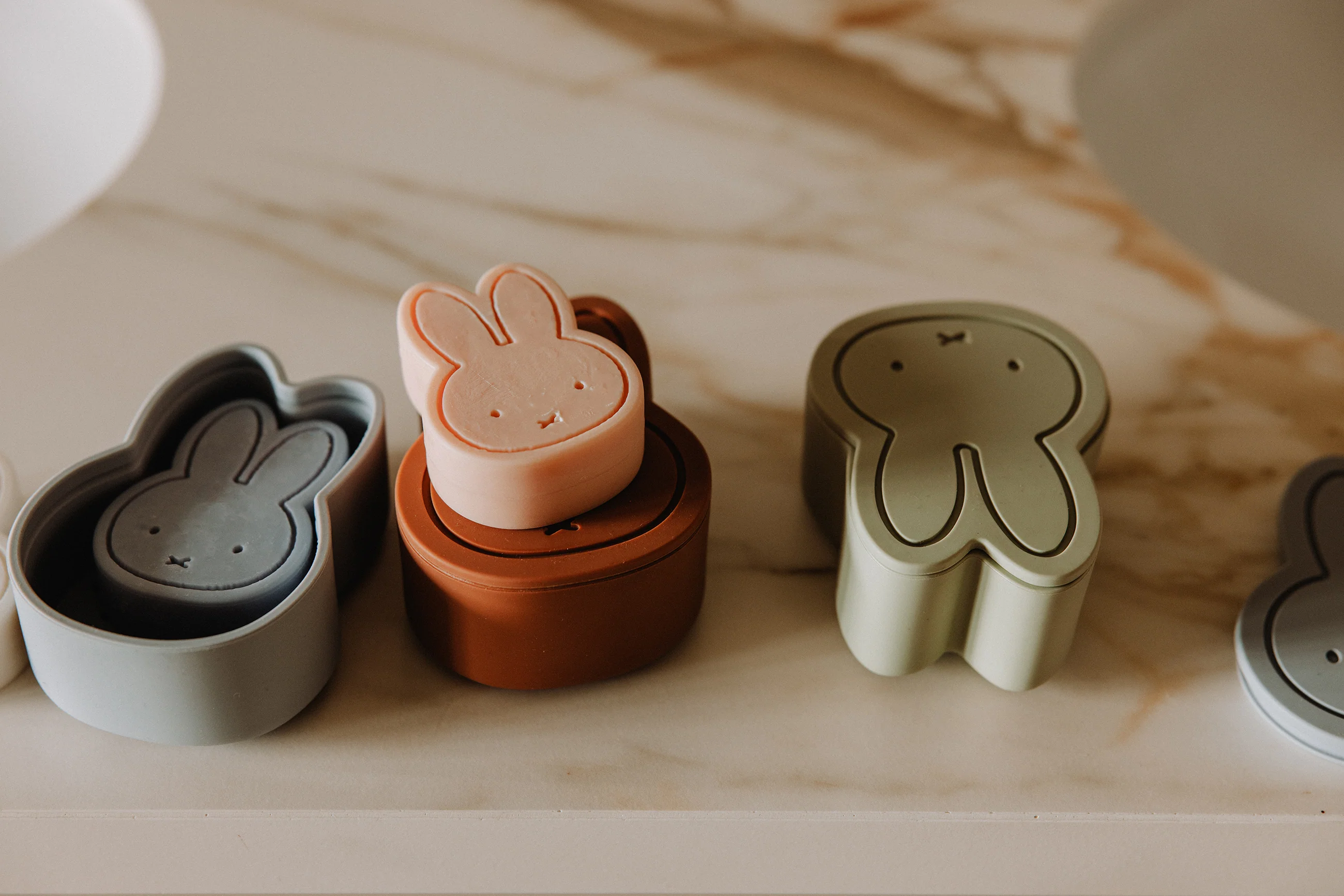 Atelier Pierre Miffy Seife und Seifendose mit Geschenkverpackung - Sand